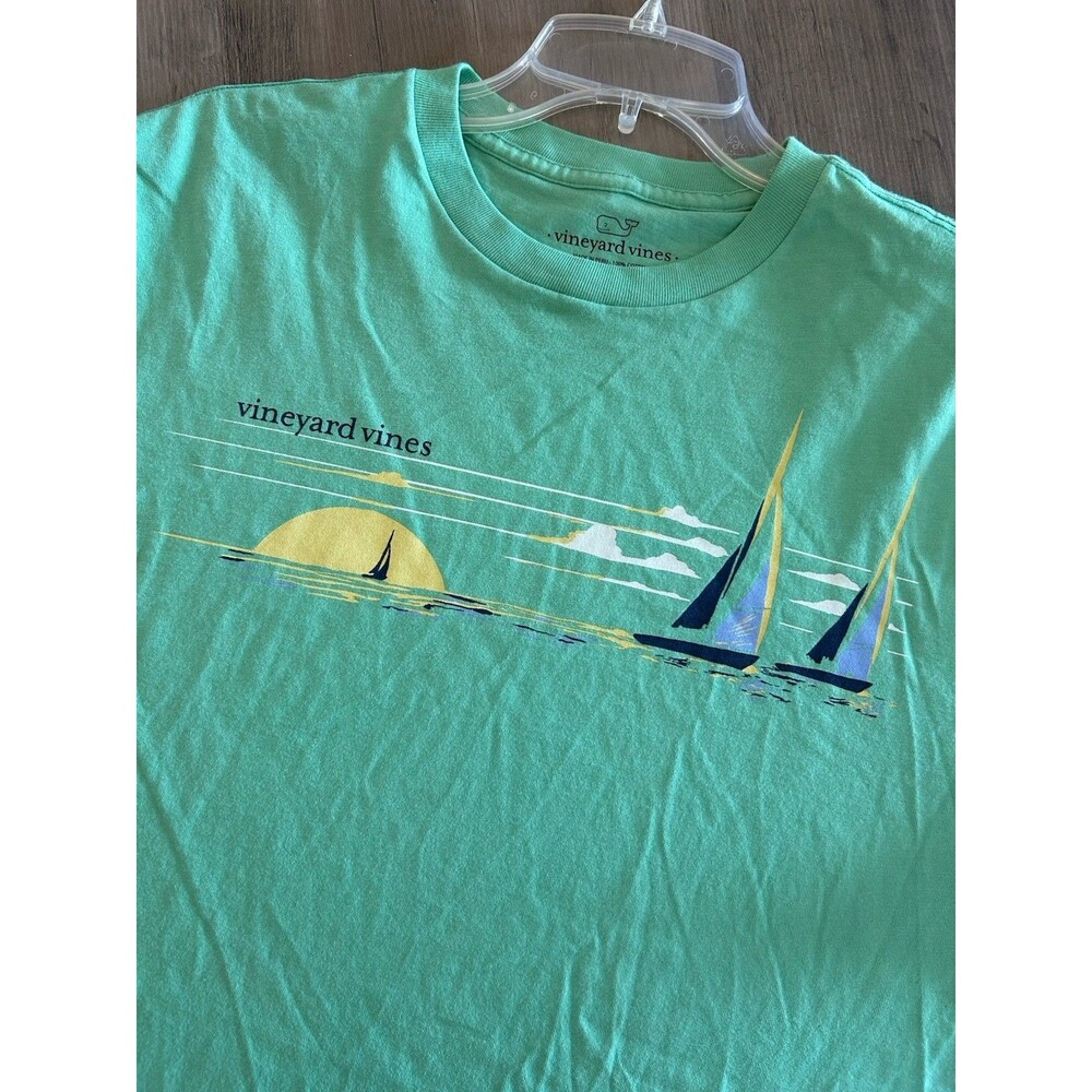 Vineyard Vines Sailboat Graphic T-shirt Men's Size L Green Cotton